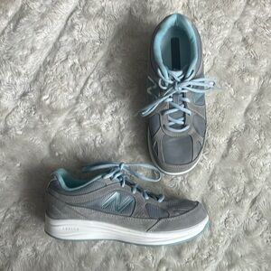 New Balance 877 gray‎ and light blue women’s walking sneaker size 8.5
